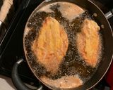 A picture of step 4 of Fried chicken breast.