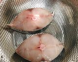 Hình bước làm 1 của món Cá Thu Chiên Bột