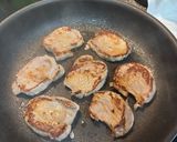 Foto del paso 1 de la receta: Pastelitos de solomillo con guarnición de plátano