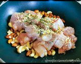Foto del passaggio 3 della ricetta Petto di Pollo con Mandorle e Anacardi