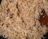 Foto langkah ke 2 dari resep Nasi Goreng Bawang Putih + Telur Dadar Tahu.