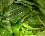 A picture of step 1 of Spinach soup.