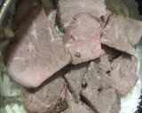 Foto del paso 1 de la receta: Churrasquitos con cebolla y vino blanco