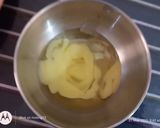 A picture of step 1 of Garlic bread egg toast.
