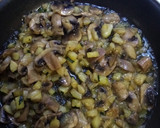 Foto del paso 3 de la receta: Revuelto de calabacín y champiñones