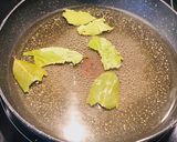 Kacsamell áfonyával fekete szederrel, lilakaposztával parázsburgonyával franciásan 🇫🇷#francia recept fázis 1 fotója