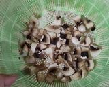 Foto langkah ke 2 dari resep Tumis Tahu Jamur.