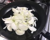Foto del paso 7 de la receta: Calamardo en alfombra mágica(pizza integral de calamares)