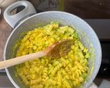 Foto del passaggio 5 della ricetta Fusilli bucati corti con zucchine e speck