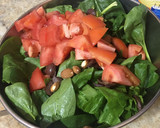 Foto del paso 3 de la receta: Ensalada fresca de espinacas y algo más