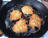 Foto del paso 8 de la receta: Tortitas de pollo con salsa verde