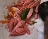 Foto langkah ke 2 dari resep Tumis buncis sosis.