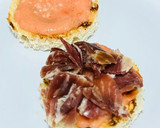 Foto del paso 4 de la receta: Tosta Luilli con huevo de codorniz 🍳 🍅 🍻