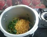 A picture of step 2 of Palak Dal.