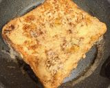 Foto langkah ke 6 dari resep Banana French Toast.