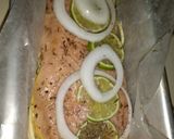 Foto del paso 6 de la receta: Salmón con tomillo y limón con un toque de salsa magui