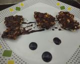A picture of step 3 of Chocolate peanut chikki.