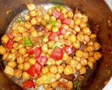 A picture of step 2 of Katori Chana Chaat 🍲🥗😋👌.