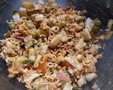 A picture of step 3 of Instant Maggi Chaat.