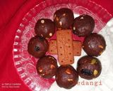 A picture of step 4 of Bourboun Biscuit Ladoo.