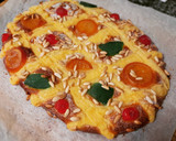 Foto del paso 7 de la receta: Coca de Sant Joan de crema, piñones y frutas confitadas