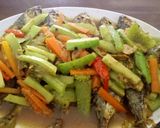 Foto langkah ke 6 dari resep Ikan Kembung Acar Kuning.