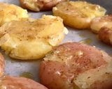 Hình bước làm 4 của món 🌱 Khoai Tây Ép Nướng Tỏi & Lá Thơm Provence (Vegan)