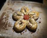 Foto del paso 4 de la receta: Hojaldre de salchicha con guacamole