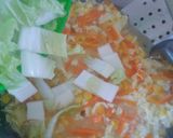Foto langkah ke 4 dari resep Tumis Satih Dadar Simprak (Sawi Putih Telur Dadar Simple & Praktis).