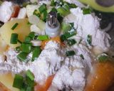 Hình bước làm 1 của món Khoai tây ép bánh tráng chiên giòn