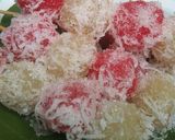 Foto langkah ke 6 dari resep Onde² Parancih/Onde² ubi/ bola² singkong kukus.