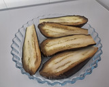Foto del paso 1 de la receta: Berenjenas rellenas 🍆