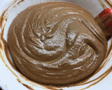 Foto del paso 5 de la receta: Tarta de Rosas 🌹(Bizcocho de chocolate y crema de queso-chocolate)