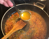 Foto del paso 5 de la receta: Chanterelles, espárragos verdes y butifarras guisadas a la catalana
