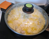Foto del paso 7 de la receta: Poulet à la crème (pollo a fuego lento con nata y cebolla)