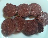 Foto del paso 1 de la receta: Guisantes con jamón y morcilla con parmesano.