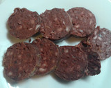 Foto del paso 1 de la receta: Guisantes con jamón y morcilla con parmesano.