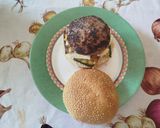 Foto del passaggio 3 della ricetta Hamburger con verdure grigliate, brie e cipolle fritte croccanti