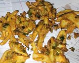 A picture of step 7 of Traditional Aloo Palak pakory.