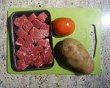 A picture of step 1 of Tomato Beef Stew (Chinese style).