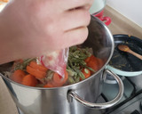Foto del paso 2 de la receta: Estofado hambriento de pollo y carne