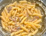 Une image de l'étape 5 de Véritable recette des pâtes à la carbonara.
