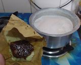 A picture of step 2 of Gulkand Kulfi.