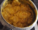 A picture of step 4 of Chicken curry.
