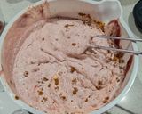 Foto del paso 11 de la receta: Helado de tarta de queso con mermelada de fresa