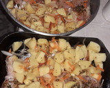 Foto del paso 3 de la receta: Pollo al horno con verduras riquísimo, fácil y económico