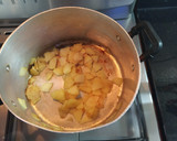 Foto del paso 1 de la receta: Galletitas sin tacc de coco, limón y manzana sin azúcar