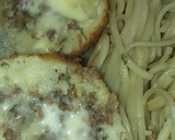 Foto del paso 8 de la receta: Bombas de papas rellenas con picada y queso. Con fideo al pesto