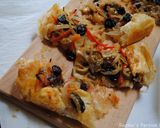 A picture of step 15 of Puff pastry pizza with Raisins & bell pepper.