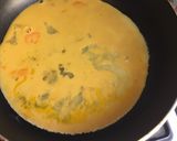 Sajttal és sonkával töltött omlett recept fázis 5 fotója